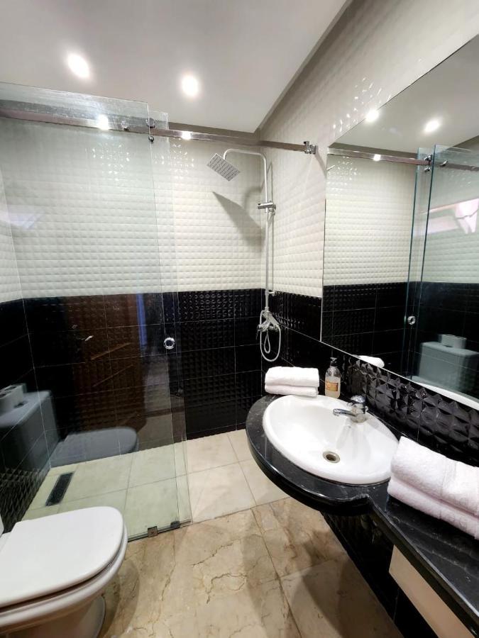 Appartement En Plein Centre Entierement Equipe
